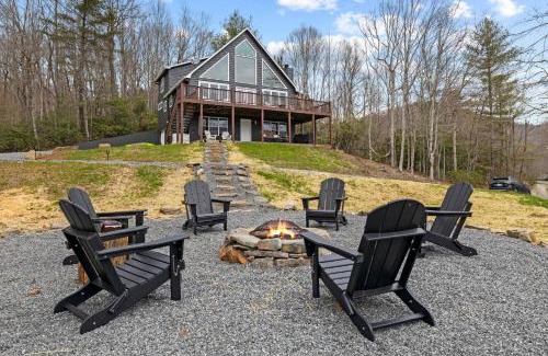 Topton Ski Chalet | Dream Chaser Chalet at Nantahala Lake