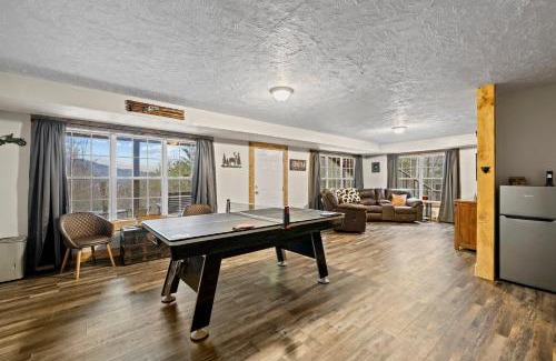 Topton Ski Chalet | Dream Chaser Chalet at Nantahala Lake