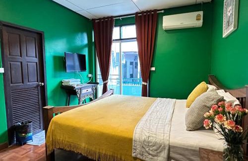 Chang Khlan House | Dream Garden Villa Hotel Night Bazaar ChiangMai