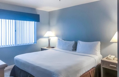Capistrano Beach Resort | Dream Getaway! 3 Modern Units for Groups, Beachside, Pool