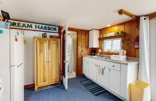 Surry Hotel | Dream Harbor Cottage