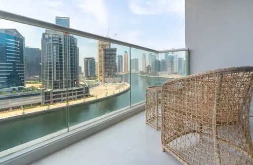 Downtown Dubai Apartment | Dream Inn - 2BR Apartment in Business Bay with canal view