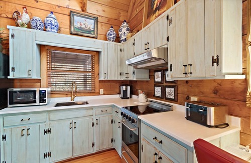 Blowing Rock Cabin | Dream Mountain Retreat with Views