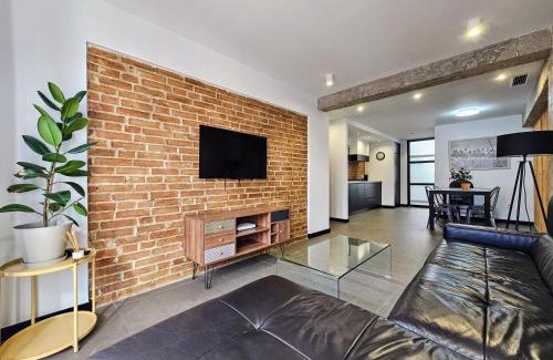 Zaidin Apartment | Dreaming Santa Clara