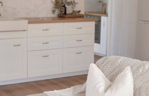 Victor Harbor Cottage | Dreams of Azur, a romantic beachfront stay for 2