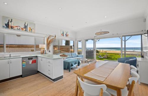 Avoca Beach Apartment | Dreamy 3-Bed Oceanfront Avoca Beach House