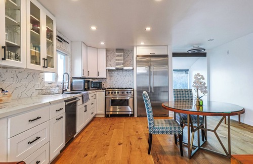 Pacific Palisades House | Dreamy beach house w/direct ocean access, panoramic views, and a jacuzzi.