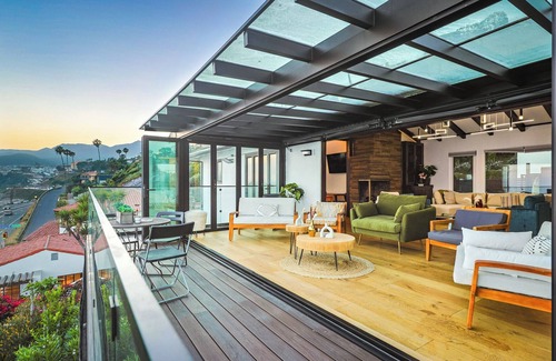 Pacific Palisades House | Dreamy beach house w/direct ocean access, panoramic views, and a jacuzzi.