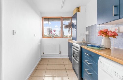 Hackney Downs Apartment | Dreamy City Views, accessible to Shoreditch/Stoke Newington/West End/Stratford