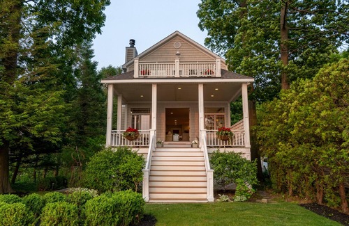 Fennville House | Dreamy Lakefront Home - Weque South