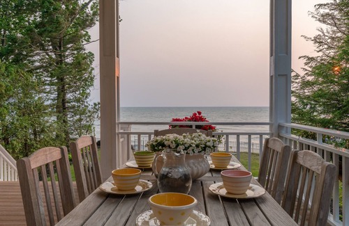 Fennville House | Dreamy Lakefront Home - Weque South