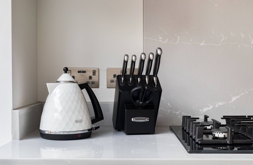 Chinatown Apartment | Dreamy Leicester Sq 1BR - Netflix & Nespresso