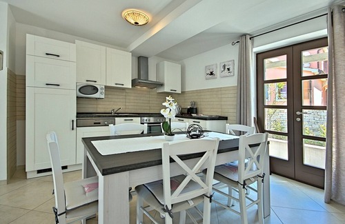 Liznjan Villa | Dreamy place Zahara surrounded by lovely greenery and Mediterranean herbs