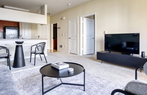 South San Francisco Apartment | Dreamy South SF 1BR w/ W/D, Gym & Pool, nr BART, by Blueground