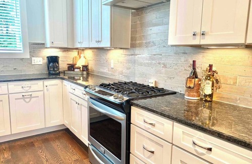 South Nashville House | Dreamy Townhome - Cozy Vibe - Mins to Broadway!