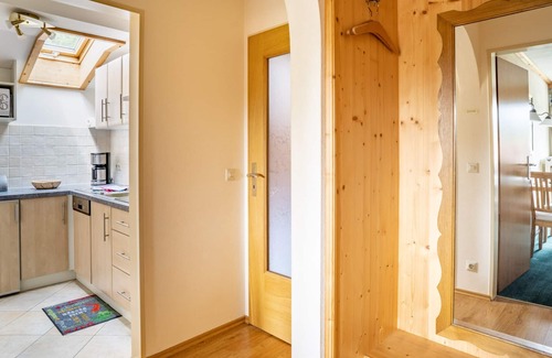 Groissenbach Apartment | Drei-Raum-Wohnung (1) 60qm, Dusche/WC, Extra-Schlafzimmer, Küche, Balkon