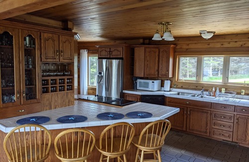 Bayview House | Drift Away Lodge - waterfront property with pool and hot tub