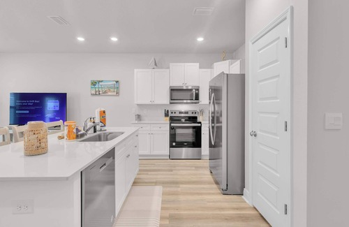 Gulf Breeze House | Drift Bay: Zoo, Boat Ramp, Foosball and Beach