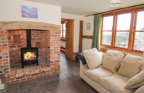 Church Stretton Cottage | DRIFTHOUSE, pet friendly, with open fire in Church Stretton