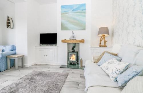 Barrow-in-Furness House | Driftwood, 23 Roa Island