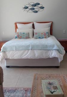Gordons Bay Central Villa | Driftwood Beach Villa