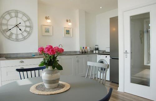 Tywyn House | Driftwood Designer Apartment