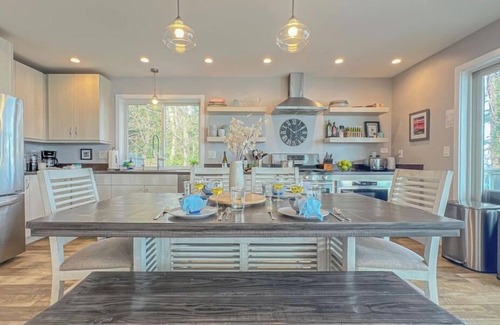 Lummi Island House | Driftwood Dreams: Beautiful views, cozy for Fall!