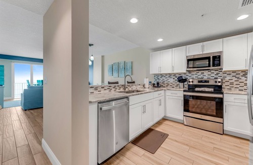 Ocean View Halifax Estates House | Driftwood Escape at The Aruba - Pool and hot tub open!