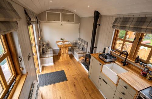 Corpach House | Driftwood & Hot Tub