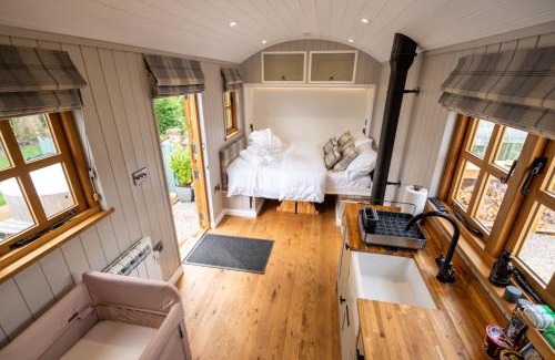 Corpach House | Driftwood & Hot Tub