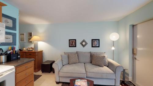 Isles of Capri Apartment | Driftwood Landing 14