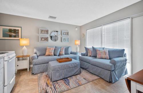 Isles of Capri Apartment | Driftwood Landing 9