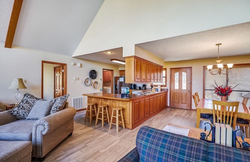Pangburn House | Dripping Springs Retreat ~ on The Little Red River - blazing wifi