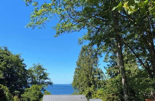 South Colby House | Drive up, private beach house, breathtaking views