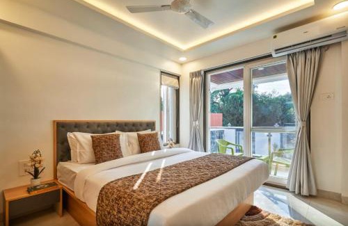 Wai Hotel | Drizzle Resort with Swimming pool Near Maapro Garden