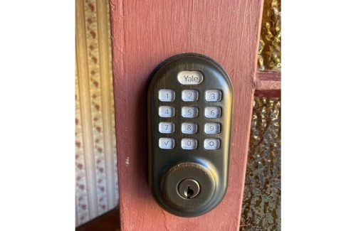 Beverly Apartment | Drop anchor at Safe Harbor!