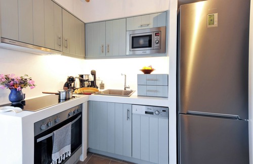 Herronisos Apartment | Droufakos’ home - Beachfront Lux 2BD apt. w. Views