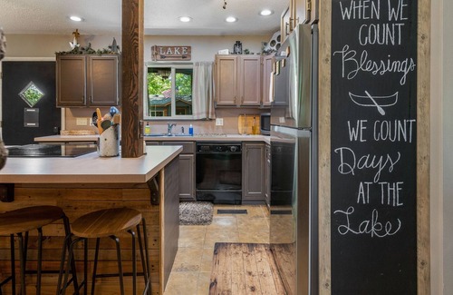 Jay Cabin | Drowning Creek Cabin & Bunkhouse ~ Sleeps 12