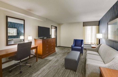 St. Peters Hotel | Drury Inn & Suites St. Louis St. Peters