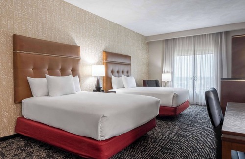 College Station Hotel | Drury Plaza Hotel College Station