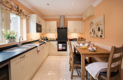 Melrose Cottage | DRYBURGH STIRLING ONE - sleeps 4 in 2 bedrooms near St Boswells