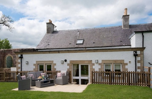 Melrose Cottage | DRYBURGH STIRLING ONE - sleeps 4 in 2 bedrooms near St Boswells