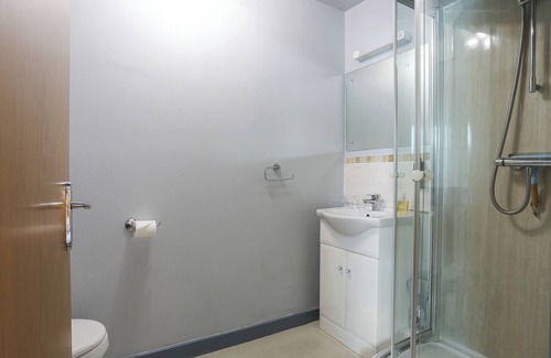 Llanycil Cottage | DRYSGOL LAKESIDE - BALA LAKE, romantic in Bala