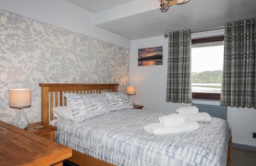 Llanycil Apartment | Drysgol Lakeside - Bala Lake