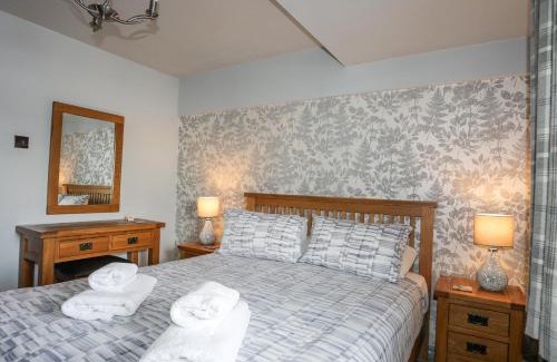 Llanycil Apartment | Drysgol Lakeside - Bala Lake