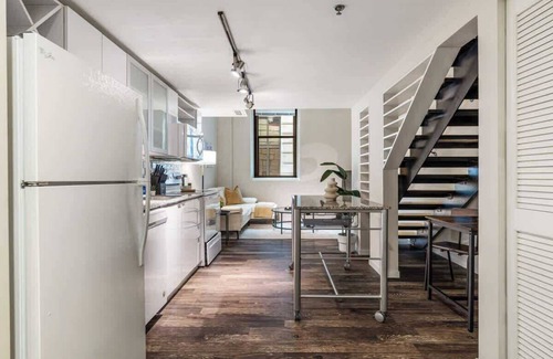 Central Business District Apartment | DT Gym, Pool, Rooftop, 5 min walk to Stadiums