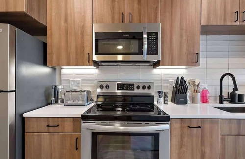 Downtown Minneapolis Apartment | DT, UMN, New 1BD GYM, Rooftop, Free Parking