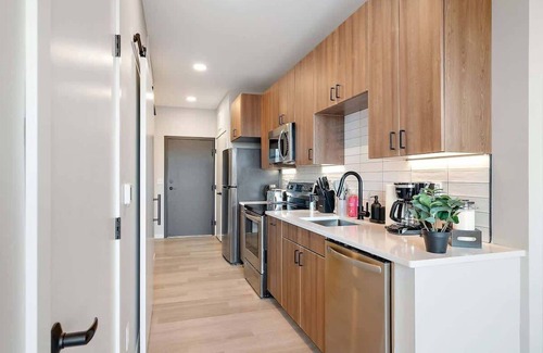 Downtown Minneapolis Apartment | DT, UMN, New 1BD GYM, Rooftop, Free Parking