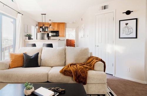 Greenwood Village Condo | DTC Modern One Bed, Comfort Meets Convenience