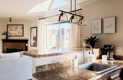 Greenwood Village Condo | DTC Modern One Bed, Comfort Meets Convenience